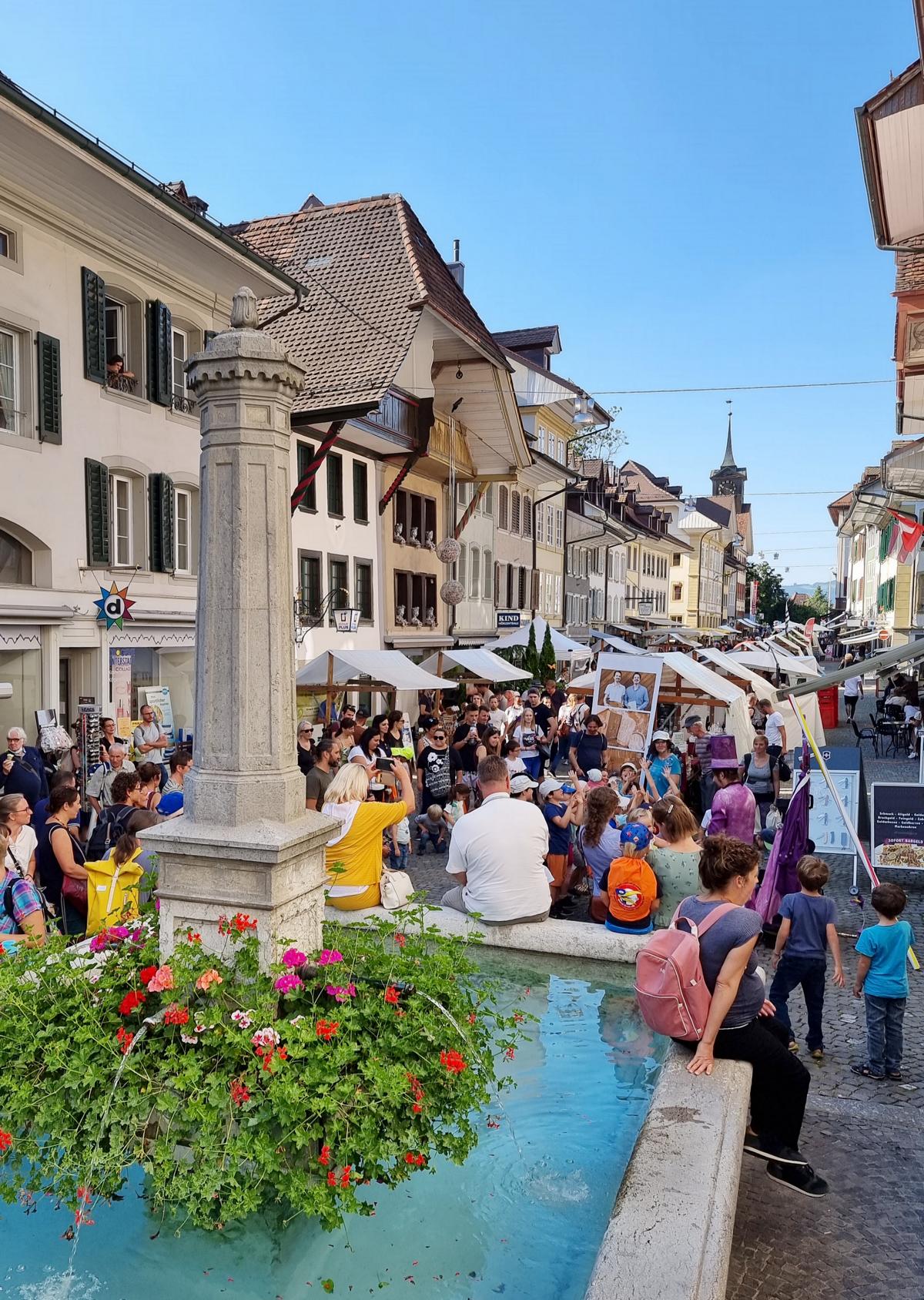 Der Bio Marché ist das grösste Schweizer Bio-Festival – mit riesigem Bio-Verkaufsmarkt, Bio-Festwirtschaften, Musik und Strassenkunst, Streichelzoo und vielem mehr. Jedes Jahr im Juni in Zofingen CH.