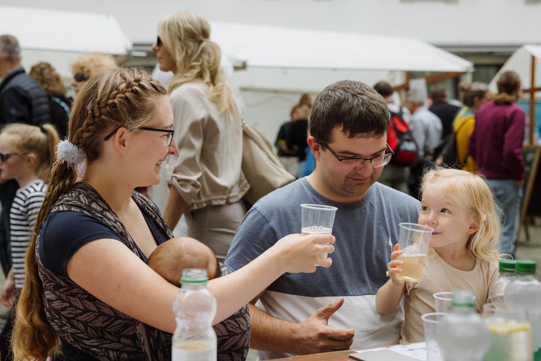 Der Bio Marché ist das grösste Schweizer Bio-Festival – mit riesigem Bio-Verkaufsmarkt, Bio-Festwirtschaften, Musik und Strassenkunst, Streichelzoo und vielem mehr. Jedes Jahr im Juni in Zofingen CH.