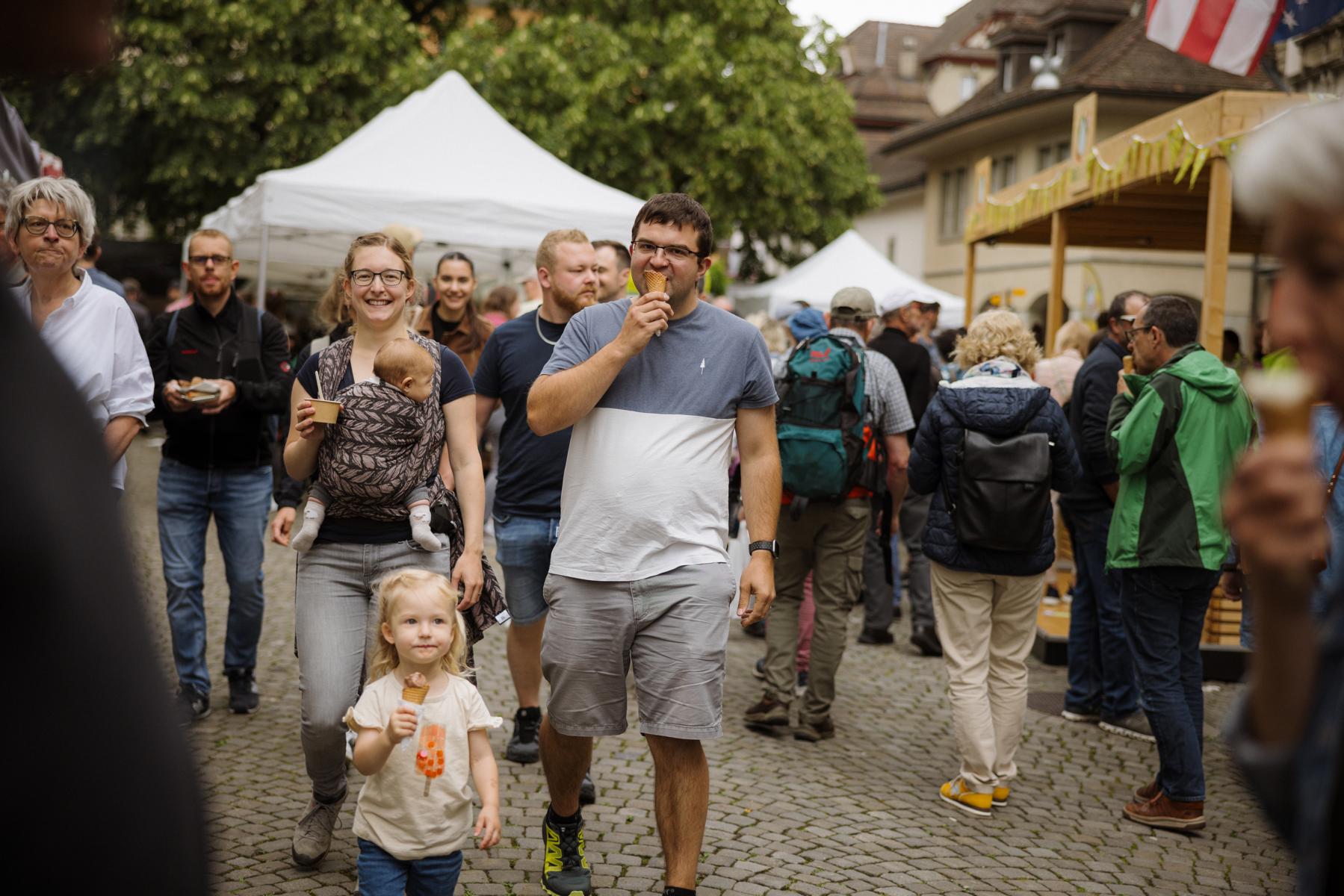 Der Bio Marché ist das grösste Schweizer Bio-Festival – mit riesigem Bio-Verkaufsmarkt, Bio-Festwirtschaften, Musik und Strassenkunst, Streichelzoo und vielem mehr. Jedes Jahr im Juni in Zofingen CH.