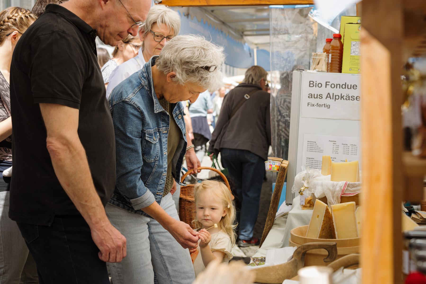 Der Bio Marché ist das grösste Schweizer Bio-Festival – mit riesigem Bio-Verkaufsmarkt, Bio-Festwirtschaften, Musik und Strassenkunst, Streichelzoo und vielem mehr. Jedes Jahr im Juni in Zofingen CH.